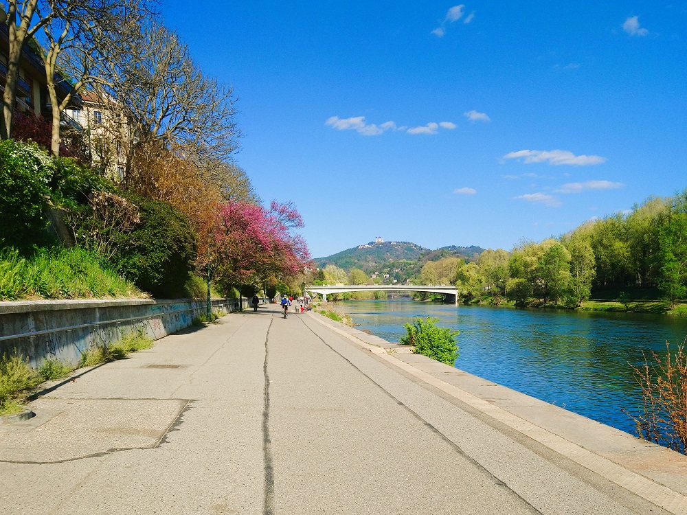 Torino, river Po shores path